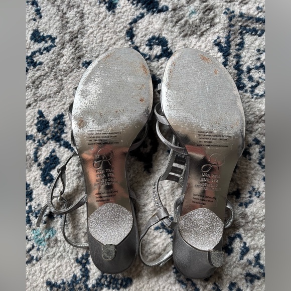 🖤Elegant Silver Strappy Women's Sandals - Picture 5 of 10